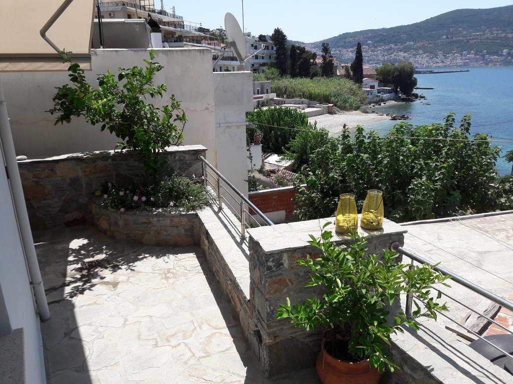 Afroessa & Samos Town