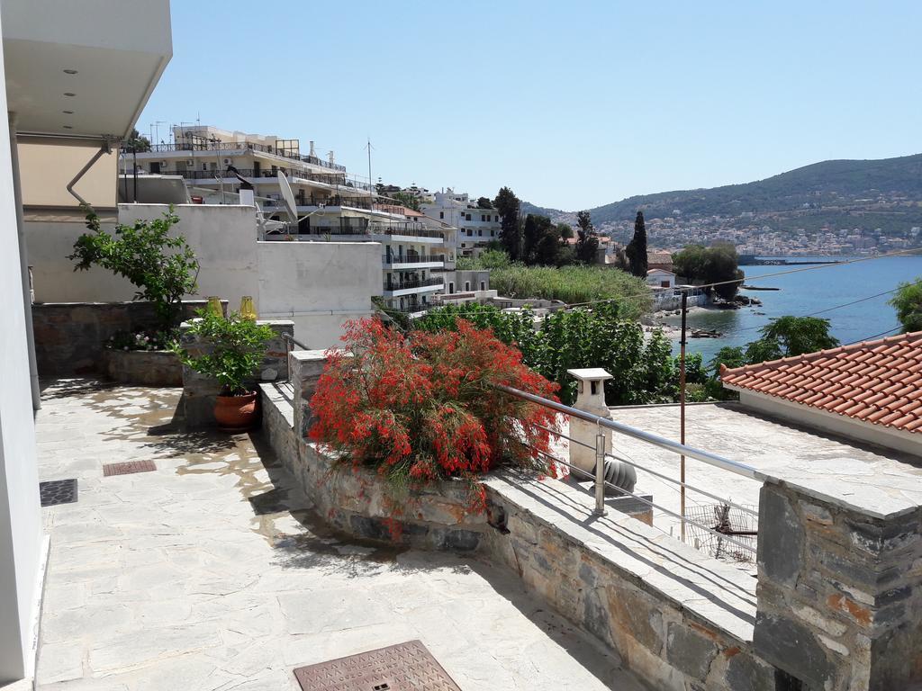 Afroessa & * Samos Town